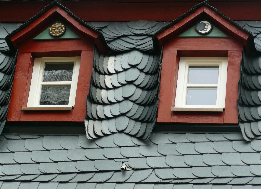maison toit ardoise
