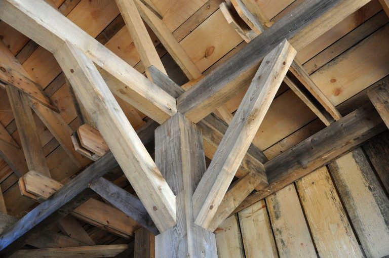 Lire la suite à propos de l’article Comment renforcer une poutre en bois ?
