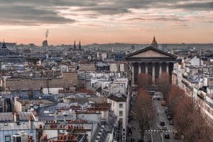 Lire la suite à propos de l’article La particularité des toits en zinc dans la capitale