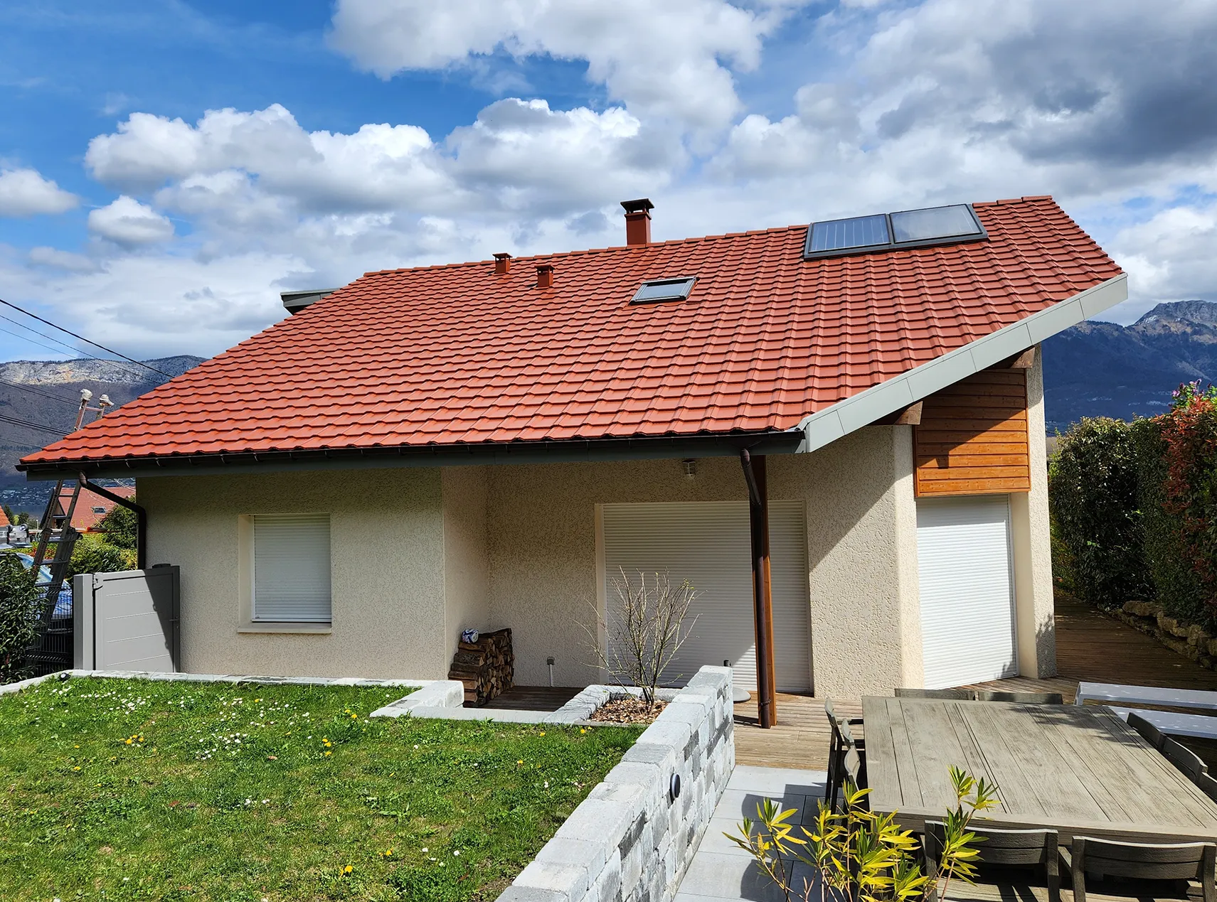 Traitement toiture en tuile-ciment à Sévrier en Haute-Savoie